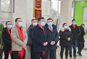射洪市武安鎮(zhèn)組團(tuán)走進(jìn)四川省利美醫(yī)療用品有限公司開(kāi)展參觀(guān)活動(dòng)